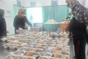 Pemerintah Dorong Program MBG Jangkau Ratusan Ribu Warga Rentan Lansia, Disabilitas, hingga Anak Jalanan