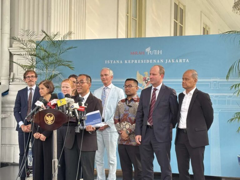 Pemerintah Jalin Kerja Sama dengan Imperial College untuk Kembangkan 10 Kampus Kedokteran